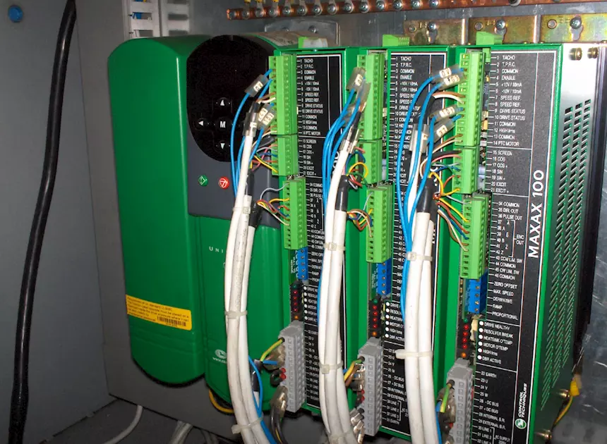 Azionamento MAXAX 100 / MAXAX 200 Control Techniques, mod. UNIDRIVE
