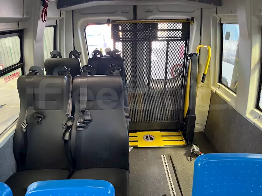 Foto 6Iveco Daily, 2019, 19 posti, Euro 6 Km 87972, cambio: manuale