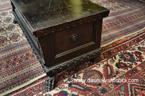 Cassapanca stile rinascimento, in legno massello - Anteprima 5