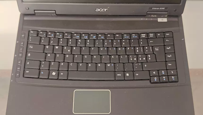 Foto 3Notebook Marca ACER EXTENSA modello MS2231