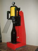TAPPATRICE PNEUMATICA PER TAPPI A CORONA