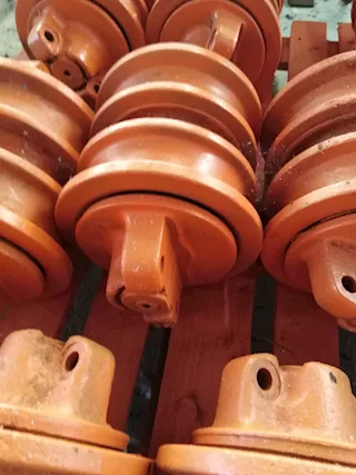 Rulli parte inferiore x ruspa Fiat ad7