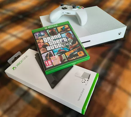 XBOX One S + accessori + GTA 5