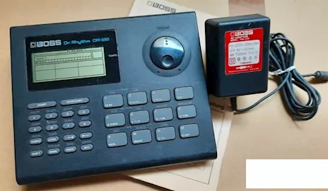 Boss Roland Dr. Rhythm DR550 drumcomputer