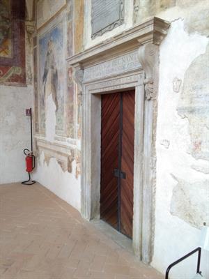 Portale lapideo del '500, in legno - Foto 2