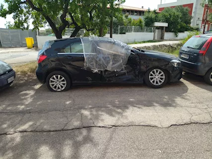 Mercedes Classe A sinistrata Anno 2014 Km 205000 Berlina - Anteprima 3