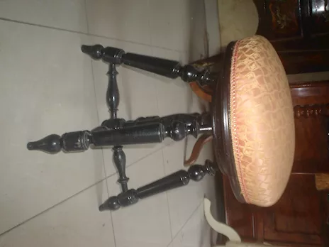 Sgabello da pianoforte