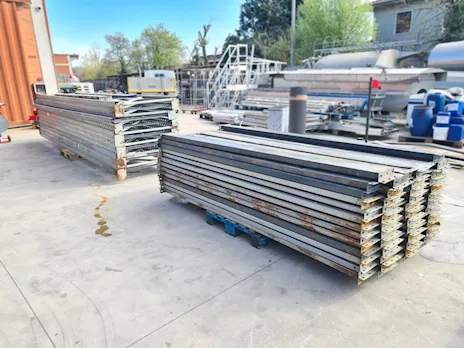 Spalle e correnti per scaffali porta pallet usate