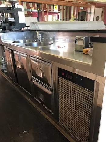 Banco bar con frigo