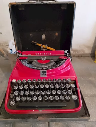 Macchina da scrivere Olivetti ICO