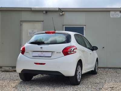 Foto 5 Peugeot 208 1.4 Vti benzina / GPL Anno 2014 Km 164000, unico proprietario