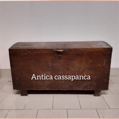Cassapanca in legno