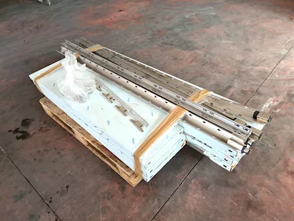 Elementi di scaffalatura inox usati