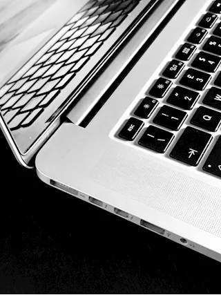 Vendo MacBook Pro 15 pollici Marca Apple - Anteprima 4