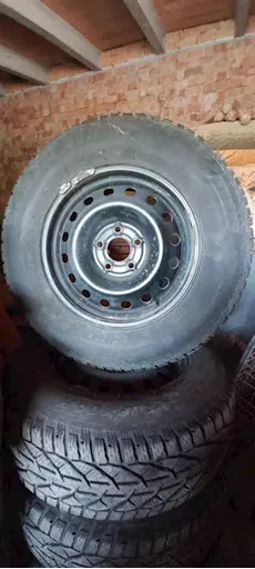 Pneumatici da neve completi di cerchi per Kia e Hyundai
