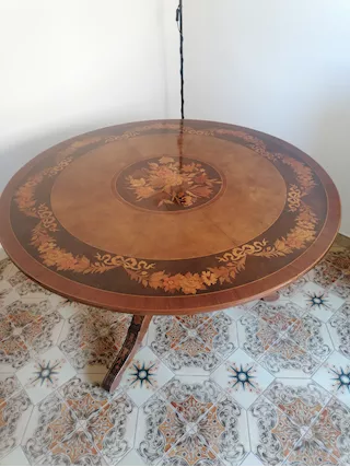 Privato vende tavolo tondo antico