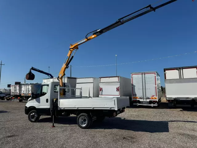 Foto 5Iveco Daily 35C11 con gru EFFER e cassone fisso Anno 2014, ottime condizioni