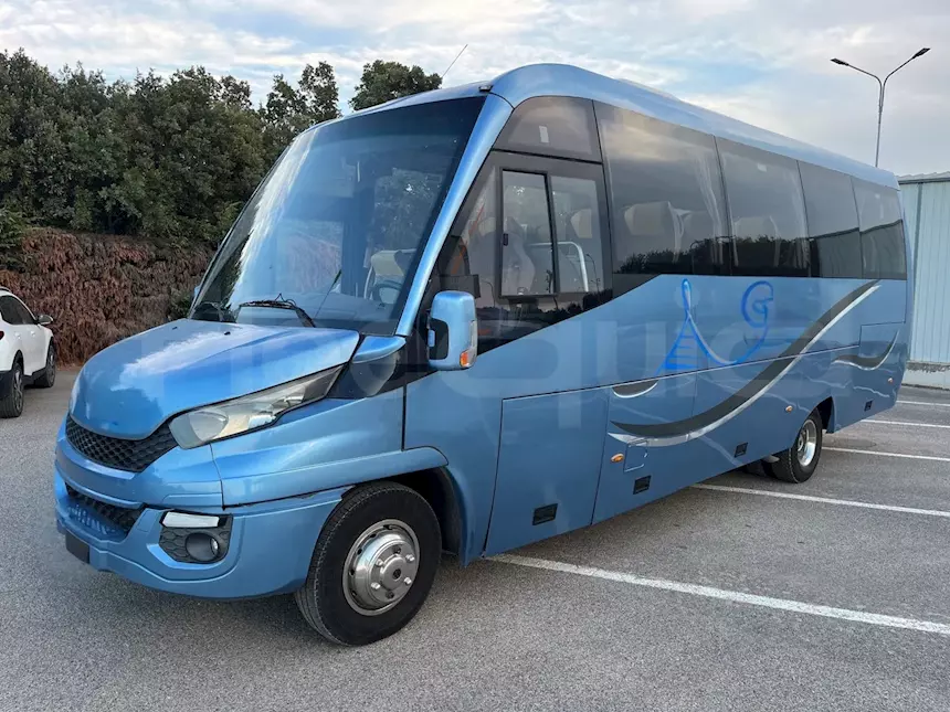 Foto 2Iveco Daily, 2015, 29 posti, Euro 6, km 349.162, cambio: manuale