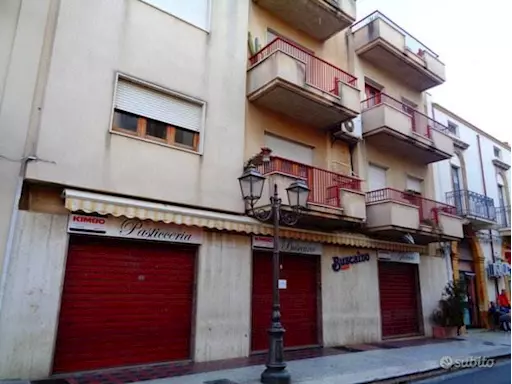 Appartamento . P/2 (75 MQ) via Vitto