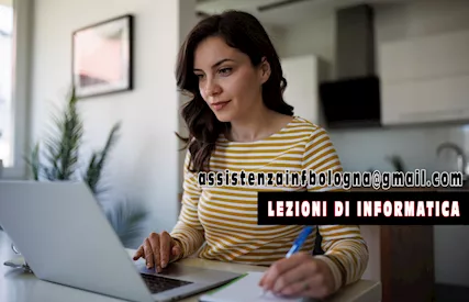 Docente informatico per lezioni su uso del computer