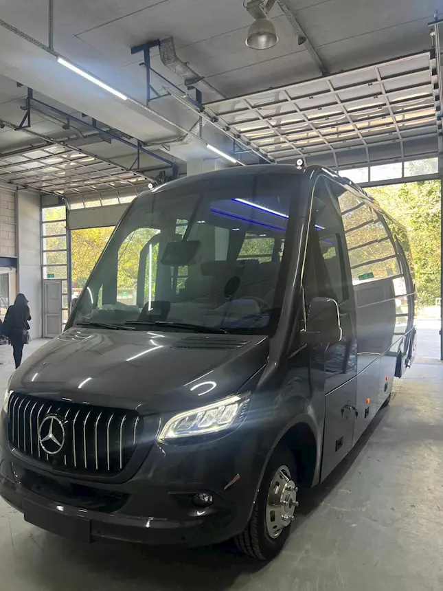 Sprinter - Minibus 25+1+1 full optional nuovo Mercedes Km 0, pronta consegna