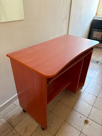 Scrivania ciliegio con piano estraibile