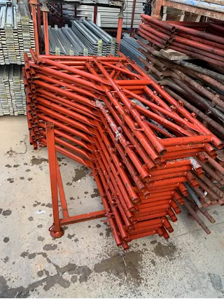 Ponteggio Pilosio accessori usati