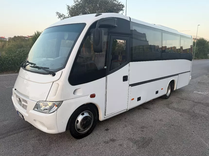 Foto 3Minibus Beluga posti 23+16+2 Marca Mercedes Anno 2007 Euro 4