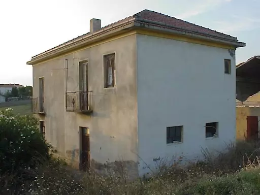 R/FV103a Gissi CH - Casolare con terreno in collina