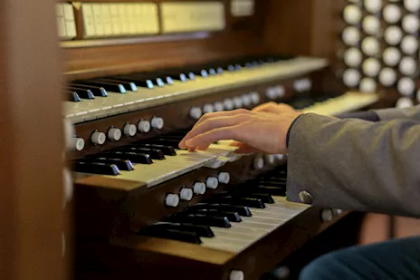Organista professionista matrimoni e funerali a Corsico