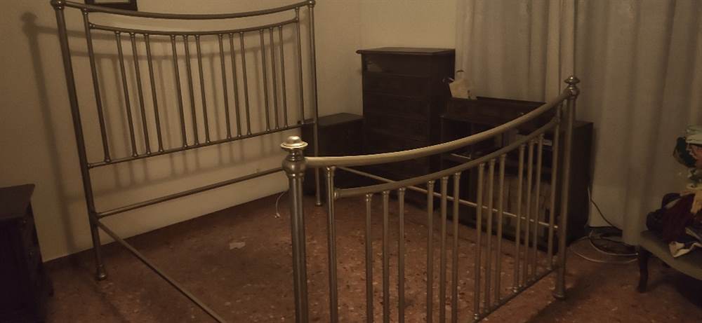 Letto matrimoniale in ottone nichelato, in ottime condizioni