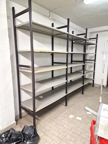 Scaffalatura industriale per magazzini usata
