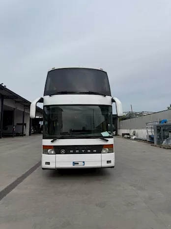 Setra S 328 DT