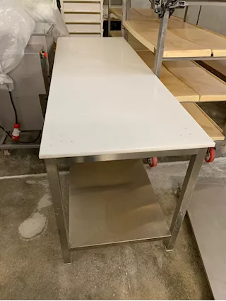 Tavolo con ripiano in teflon 200cm