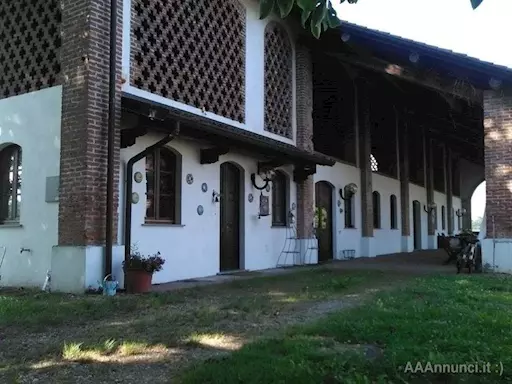 In Storica Cascina a Sud di Pavia