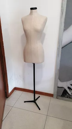Manichino Donna Styling 39941, colore ecru, in ottime condizioni - Anteprima 1