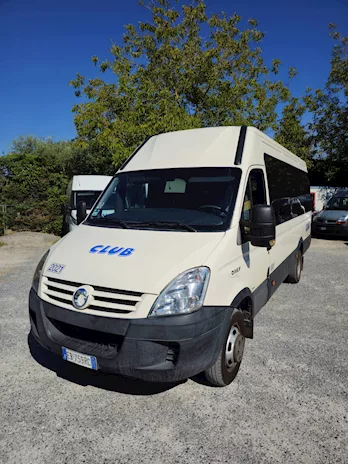 Minibus Iveco Daily