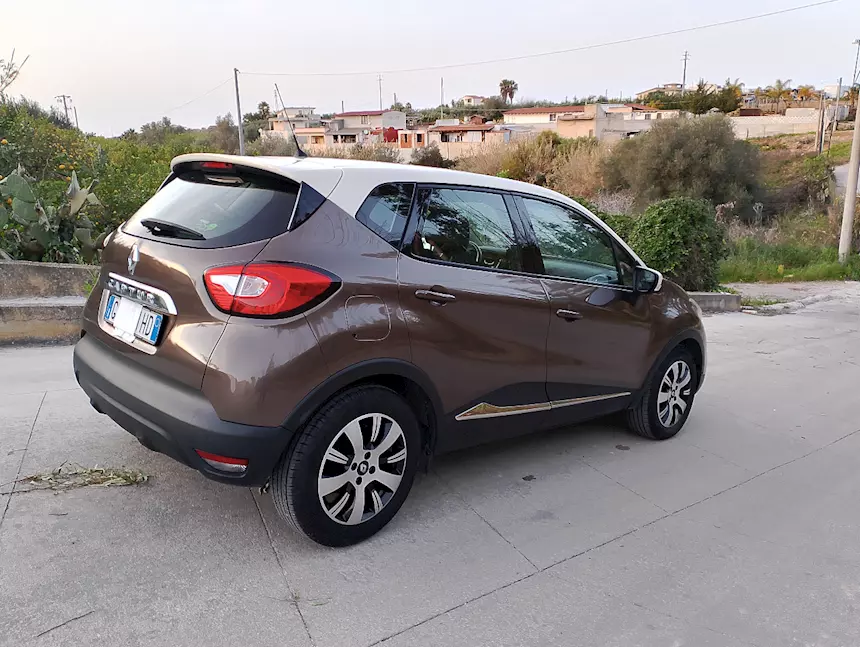 Renault Captur 1500 CV90 Anno 2015 Km 77457 Monovolume, cambio automatico - Foto 2