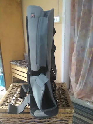 Tutore per gamba o caviglia, marca Medical Brace - Anteprima 6