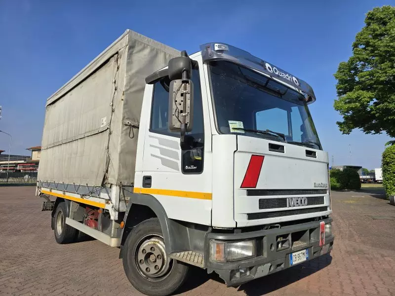 Foto 2Iveco Eurocargo 75E17 centina 4,4 m e tenda 2002 Centinato, cambio manuale