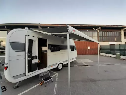 Hobby de luxe 490 kmf