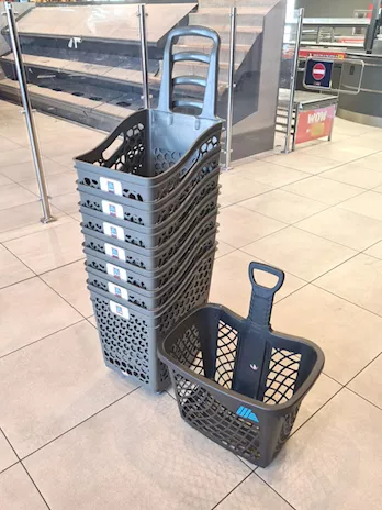Cestelli trolley per spesa usati