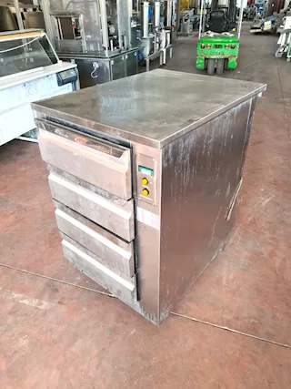 Tavolo frigo a cassettoni con motore remoto usato