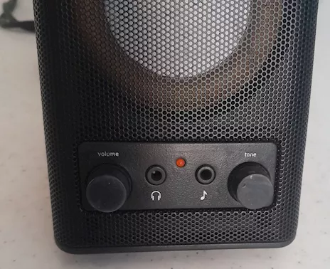 Casse acustiche Altoparlanti Logitech X-140 modello S-02648 - Anteprima 3