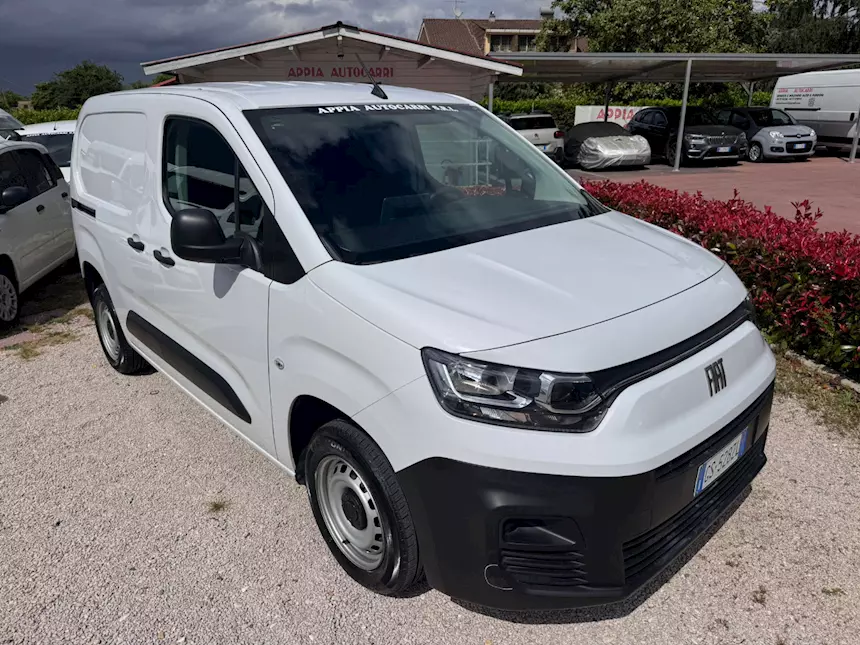 Fiat Doblò 1.5 HDI 100 CV E6D-I 2024 Km 72000 Euro 6, unico proprietario