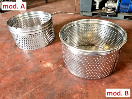2 cestelli forati in inox rotondi usati