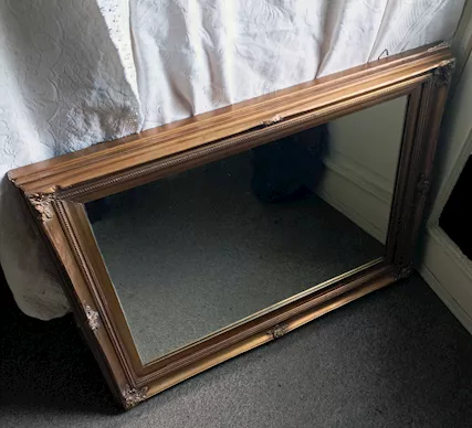 Specchio Vintage con cornice in legno chiaro