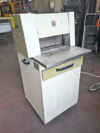 Affettatrice per pane usata