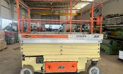 Piattaforma verticale a forbice JLG Modello 3246 ES