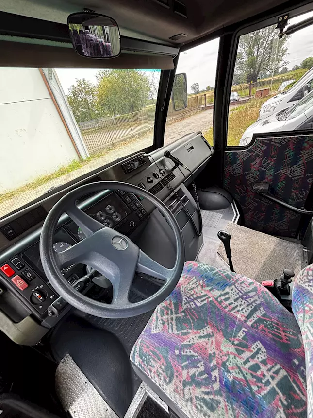Foto 9Vendo autobus Mercedes Anno 1999 Km 75000 Euro 2, in ottime condizioni